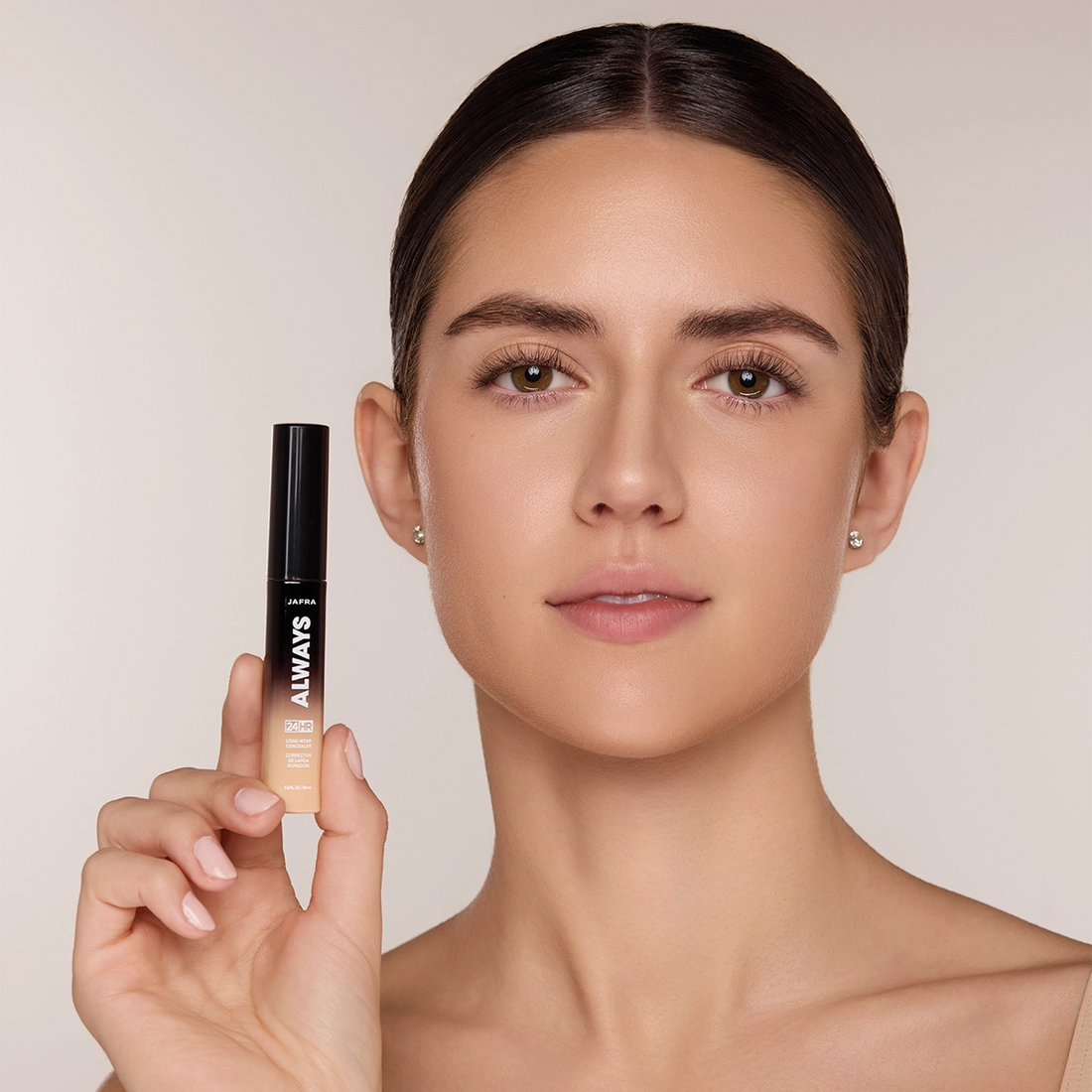 JAFRA Always 24HR Corrector de Larga Duración Tono 322 | 9 ml pendiente