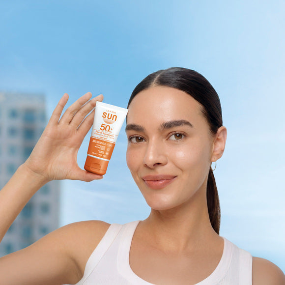 Jafra Sun Protector Solar Facial Con Color *Amplio Espectro *FPS 50+ Protección Muy Alta 50 ml